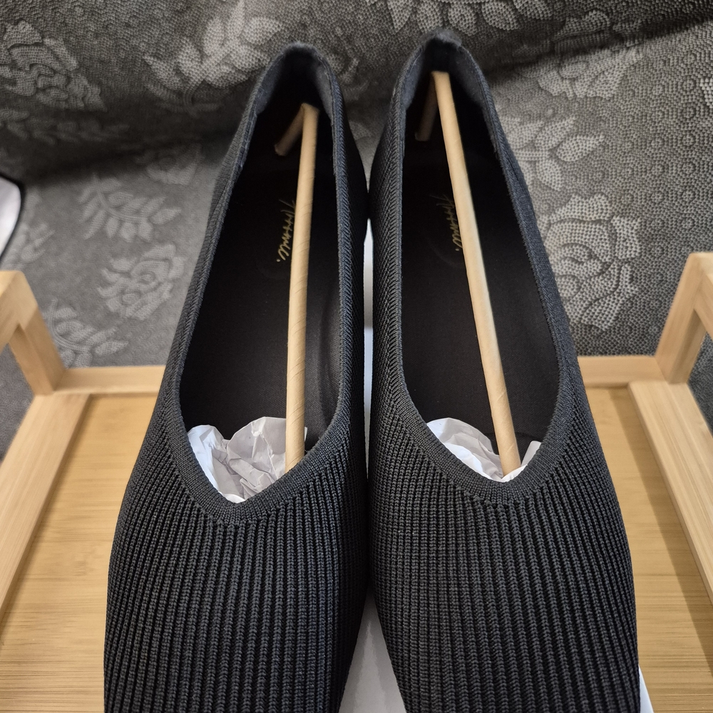Classic Black Ribbed Heeled Pumps - Women's Comfort Style
